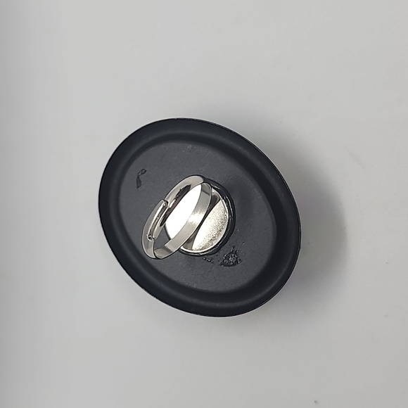 GASOLINE GLAMOUR SWAROVSKI RHINESTONES RING ROAD RUNNER DEVIL - Picture 6 of 7